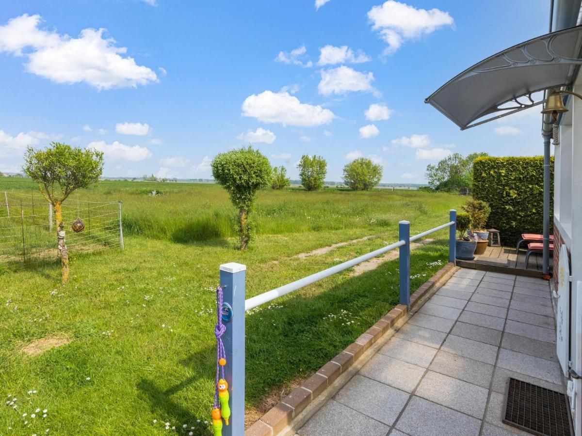 Beautiful Bungalow In Poel Near The Beach Fahrdorf  Εξωτερικό φωτογραφία