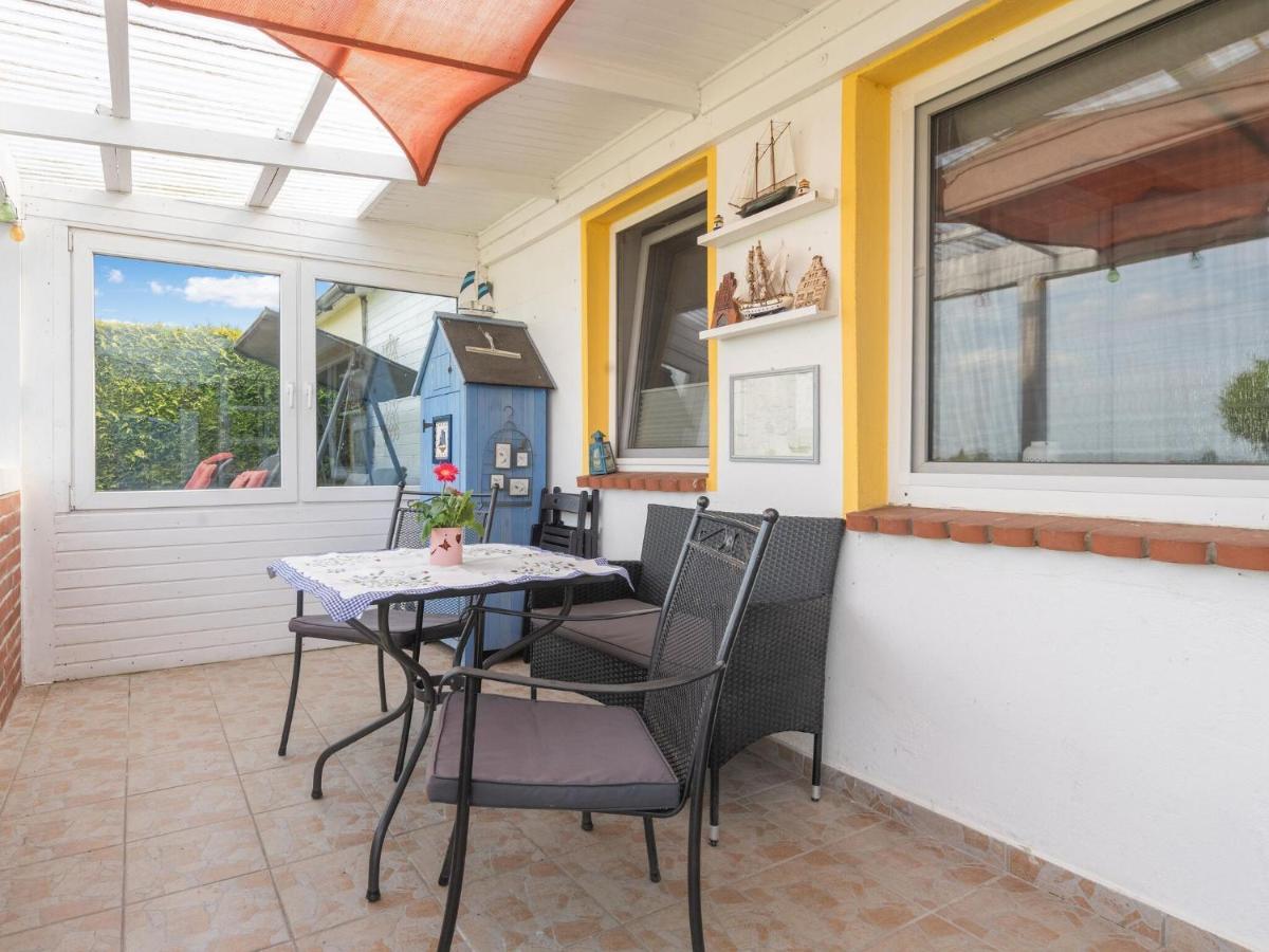 Beautiful Bungalow In Poel Near The Beach Fahrdorf  Εξωτερικό φωτογραφία