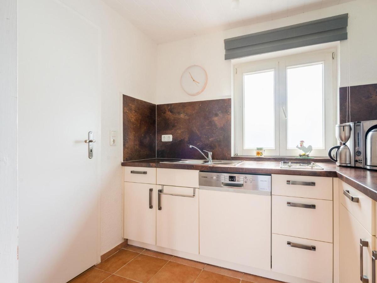 Beautiful Bungalow In Poel Near The Beach Fahrdorf  Εξωτερικό φωτογραφία