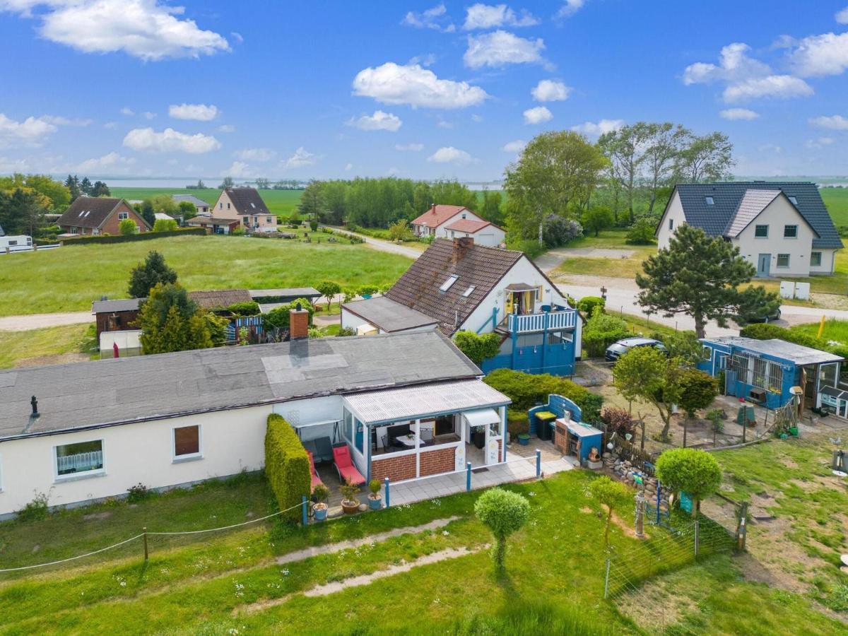 Beautiful Bungalow In Poel Near The Beach Fahrdorf  Εξωτερικό φωτογραφία