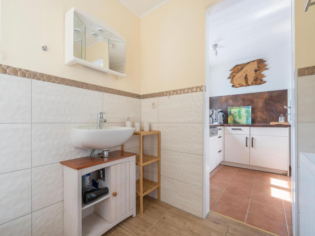 Beautiful Bungalow In Poel Near The Beach Fahrdorf  Εξωτερικό φωτογραφία