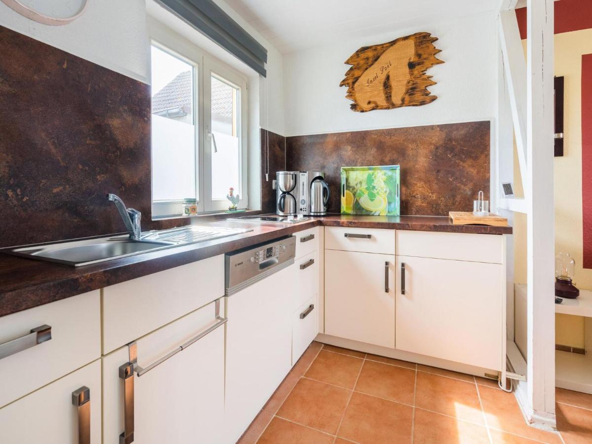Beautiful Bungalow In Poel Near The Beach Fahrdorf  Εξωτερικό φωτογραφία